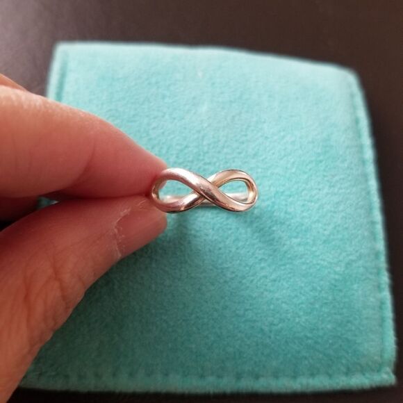 Tiffany & Co. Infinity Ring - Picture 1 of 4